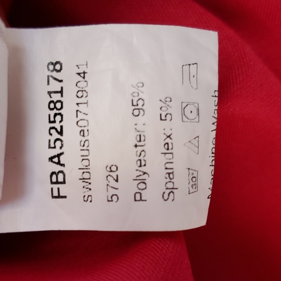 Blouse size medium. - Picture 7 of 7